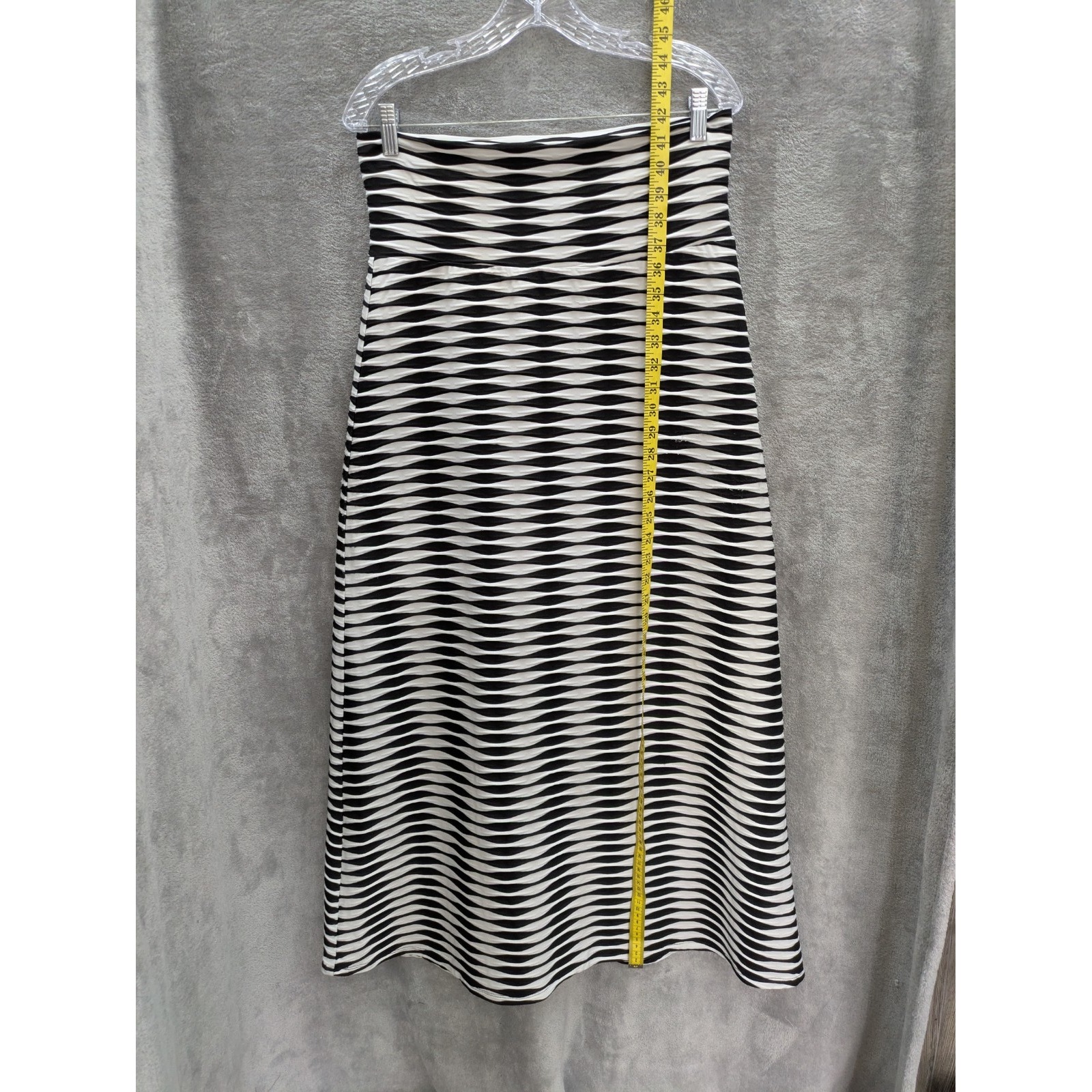 Women's Maxi Skirt Medium Waved Stripes Textured Stretch Casual Artsy Boho Read